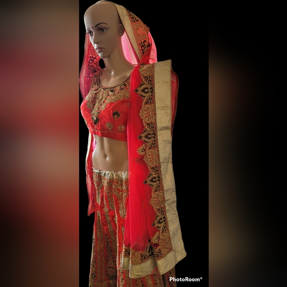 Indian dress - Picture 5 of 8